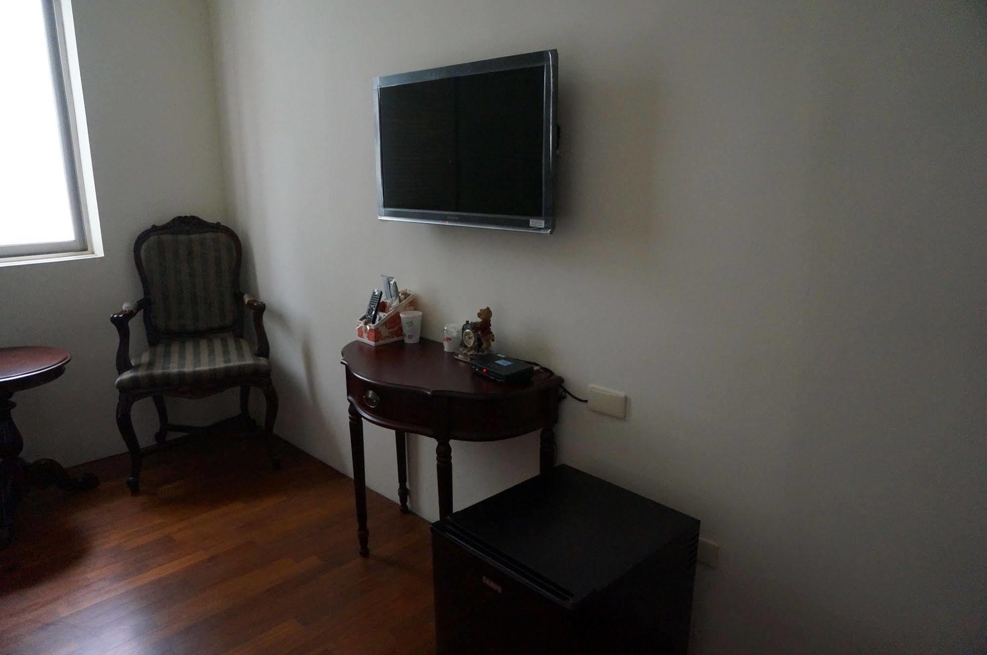 Amanda Home Stay Tainan Buitenkant foto